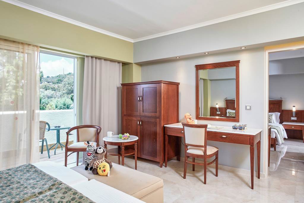 RHO_85773_Esperides_Beach_Resort_0823_001.jpg