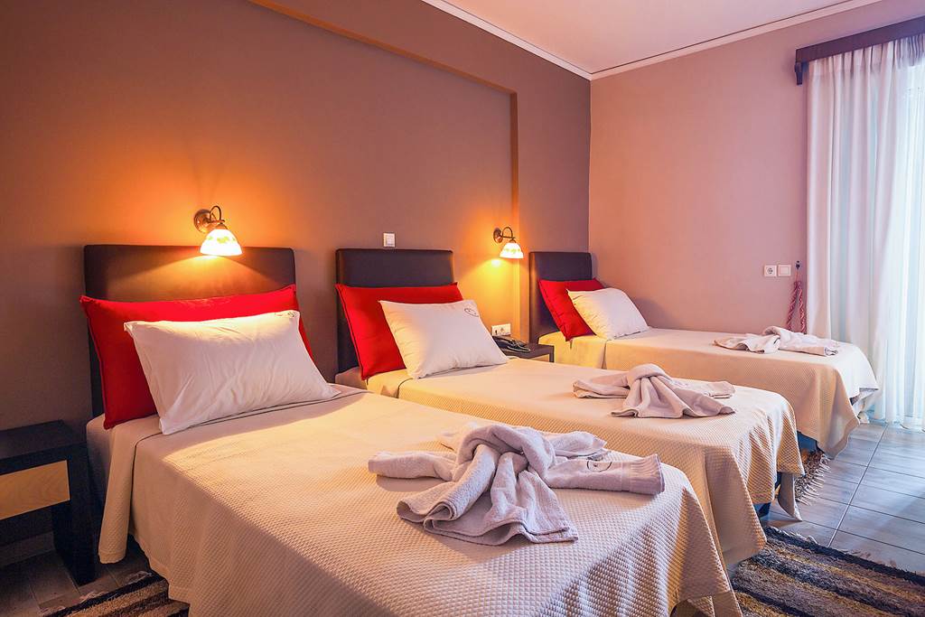 KLX_82542_Kyparissia_Beach_Hotel_1120_23.jpg