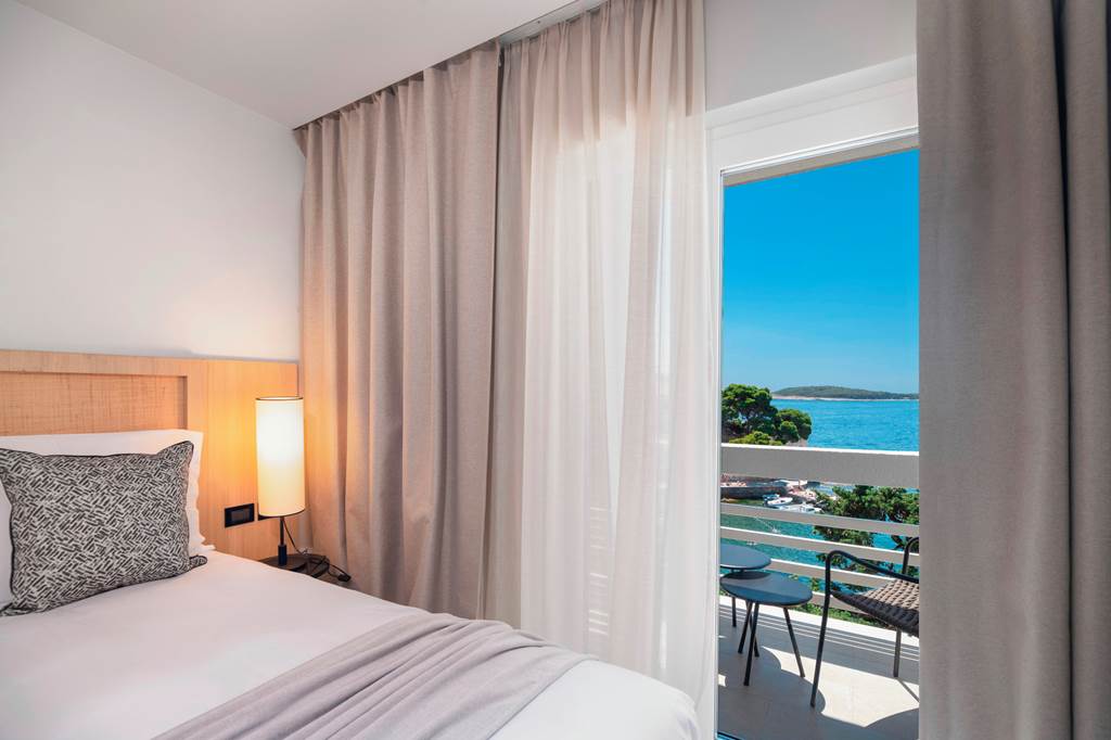 SPU_83998_Beach_Bay_Hvar_Hotel_0123_04.jpg