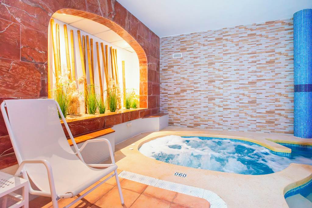 PMI_74182_Ilusion_Markus_and_Spa_0724_16.jpg