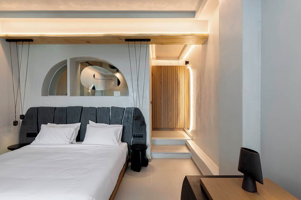 JTR_84225_Hom_Santorini_0822_07.jpg