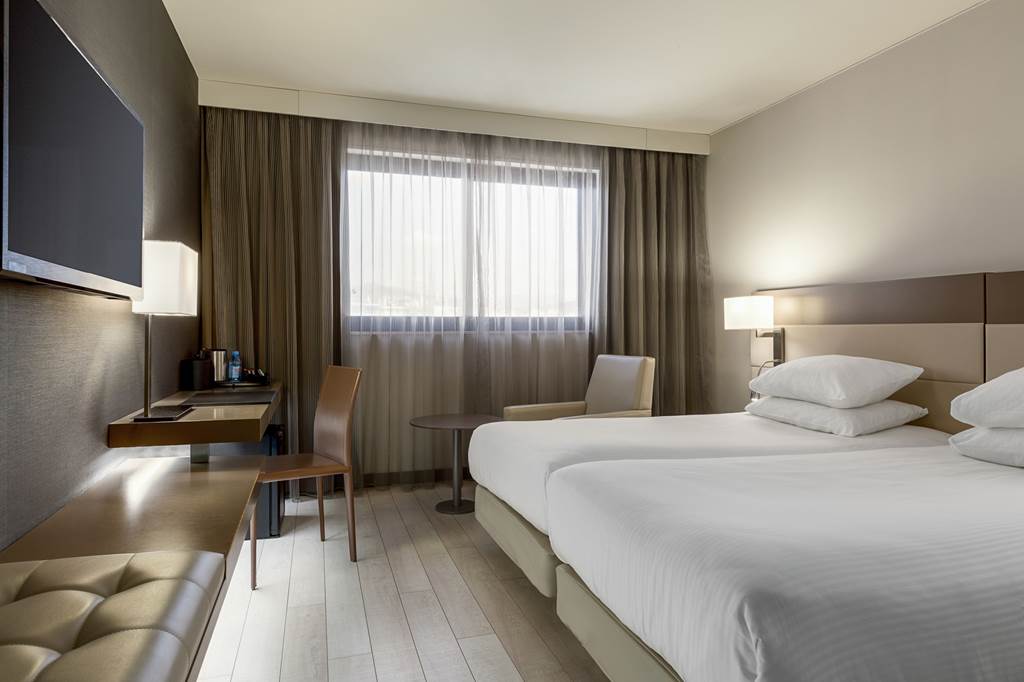 NCE_75051_AC_Hotel_by_Marriott_Nice_0723_02.jpg