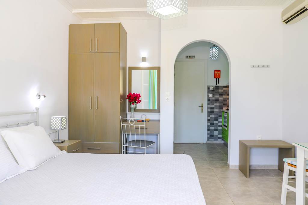 JSI_82438_Magda_Studios_&_Apartments_0222_02.jpg