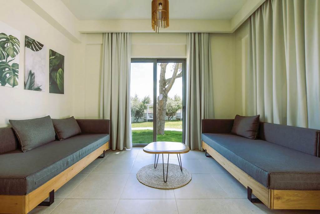 HER_86254_Malena_Hotel_&_Suites_0325_03.jpg