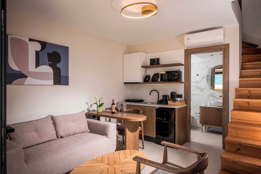 HER_87794_Vaya_Suites_0824_08.jpg