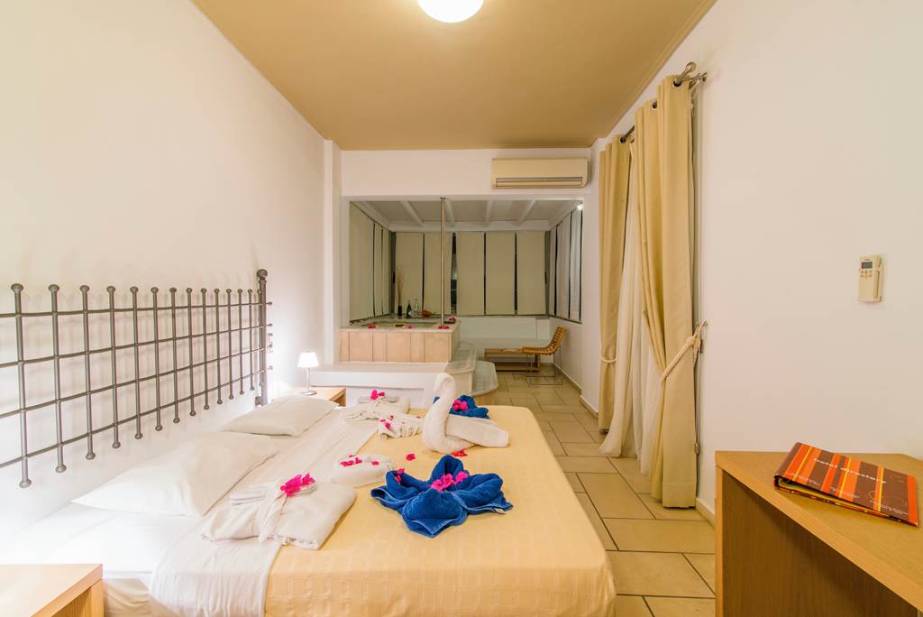 JTR_84399_Antinea_Suites_&_Spa_1122_14.jpg