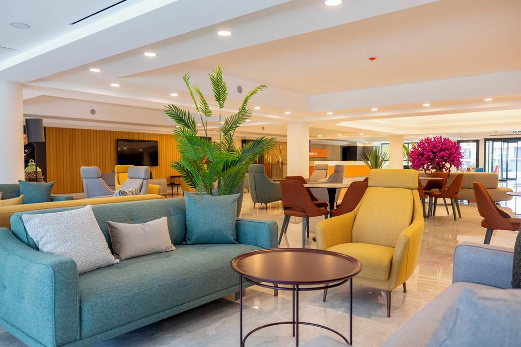 ADB_89180_Proxima_Hotel_0325_02.jpg