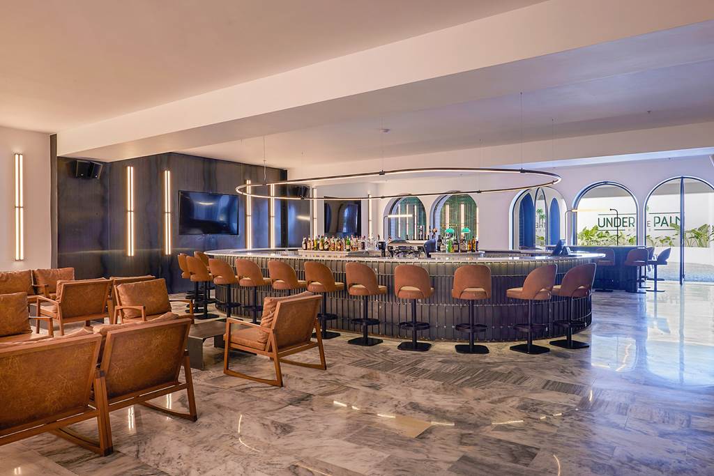 SKG_74441_Kassandra_Palace_0623_05.jpg