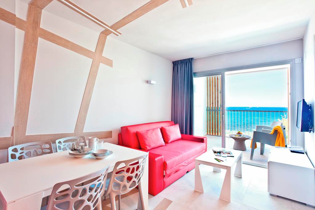 IBZ_71631_Ryans_Ibiza_Apartments_0519_07.jpg