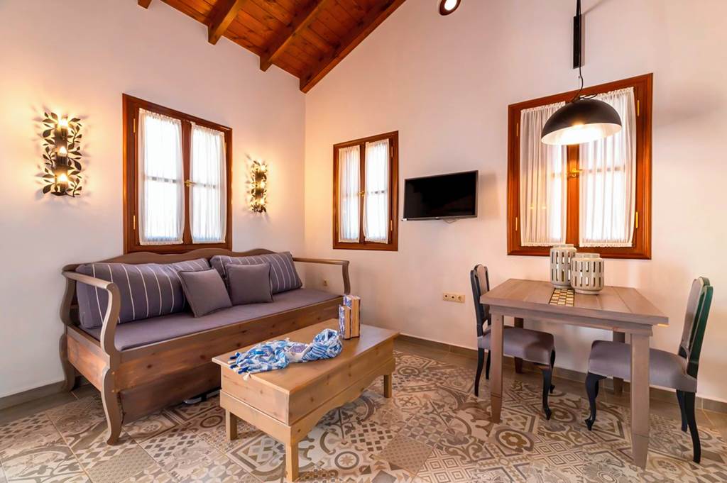 RHO_83557_Kaminos_Boutique_Hotel_1224_02.jpg