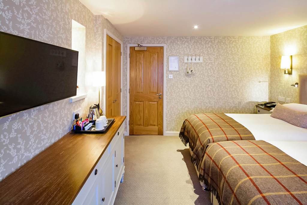 JER_72132_Greenhills_Country_Hotel_0719_03.jpg