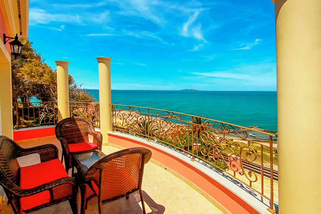 CFU_85699_Villa_Romanza_Beta_0723_19.jpg