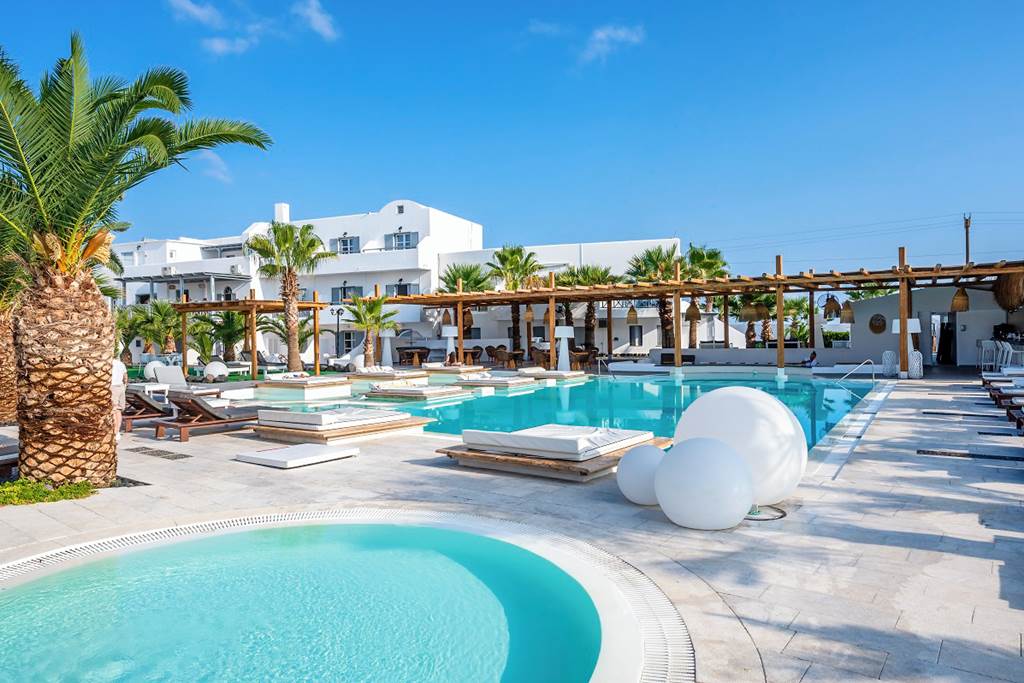 JTR_81480_Mediterranean_White_Resort_0123_03.jpg