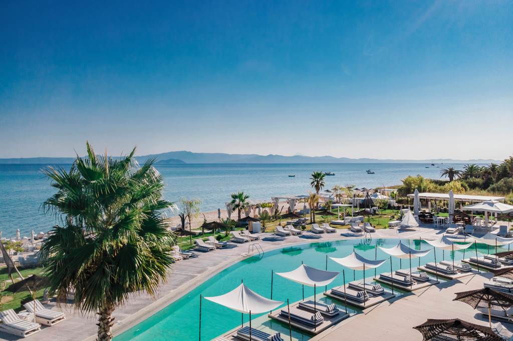 SKG_80160_Blue_Carpet_Luxury_Suites_1224_14.jpg