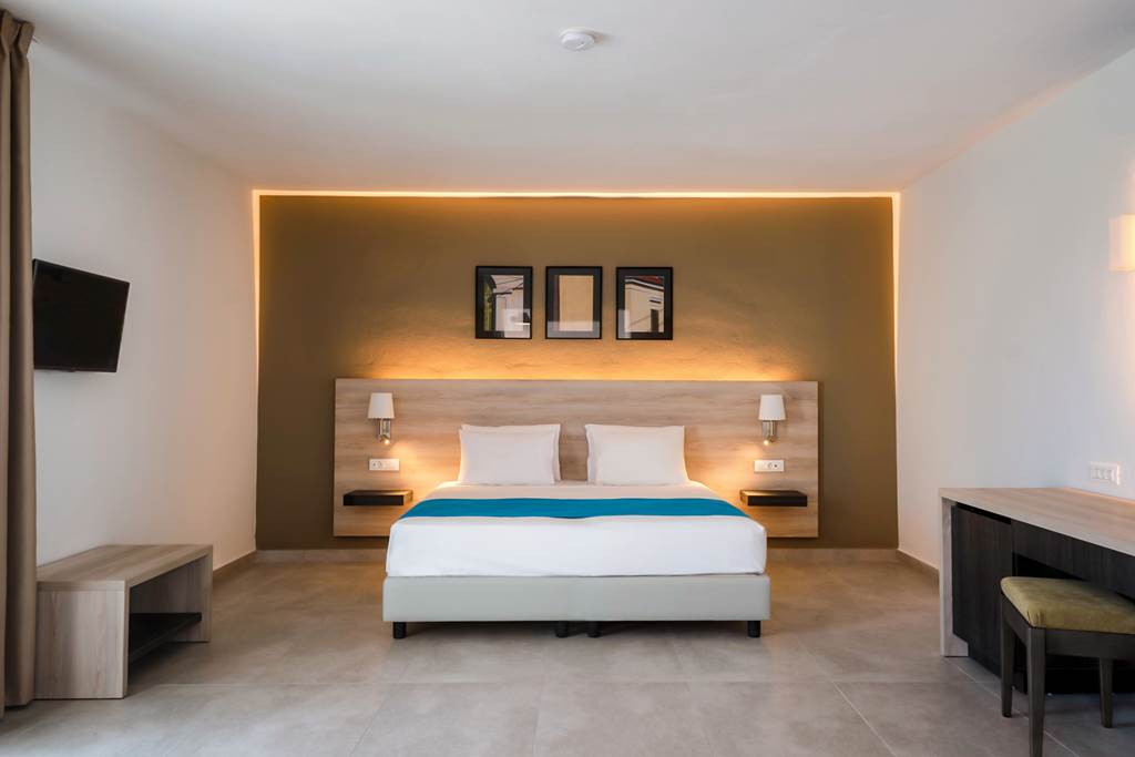 MJT_83267_Aeolian_Village_Hotel_1223_34.jpg