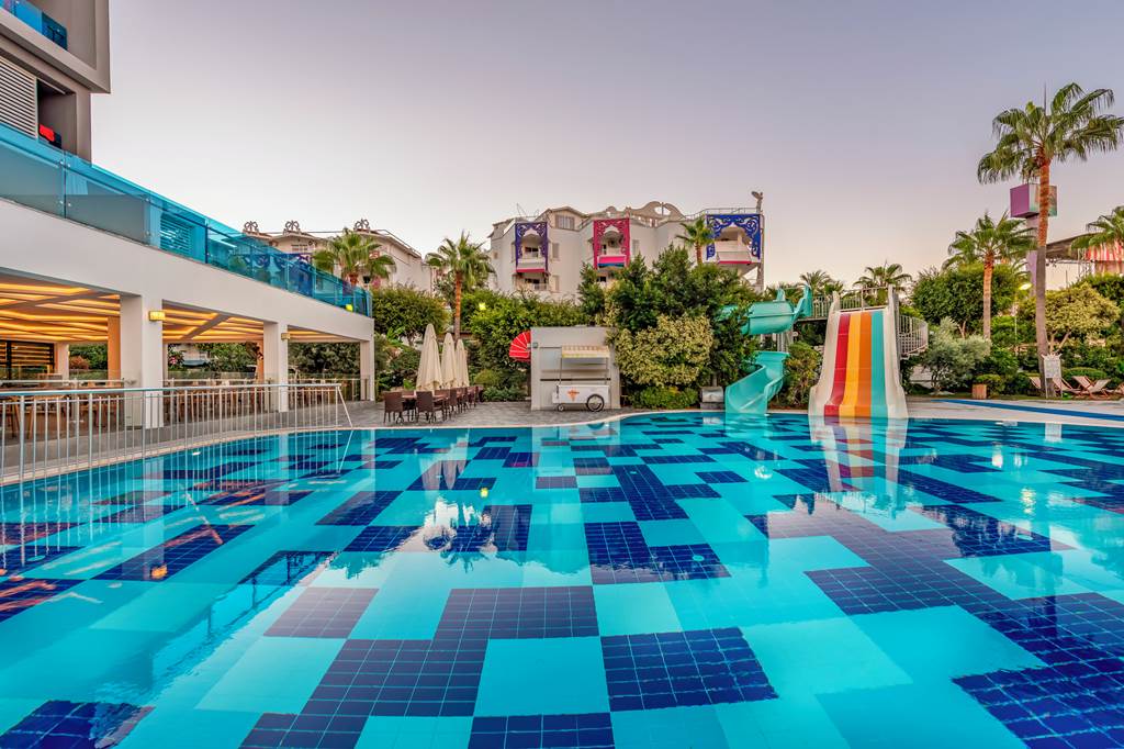 AYT_85744_White_City_Beach_Hotel_0723_20.jpg