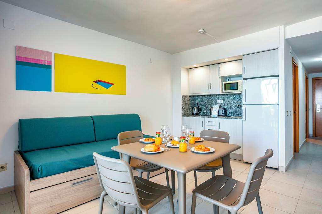 REU_71856_Pins_Platja_Apartments_1020_01.jpg