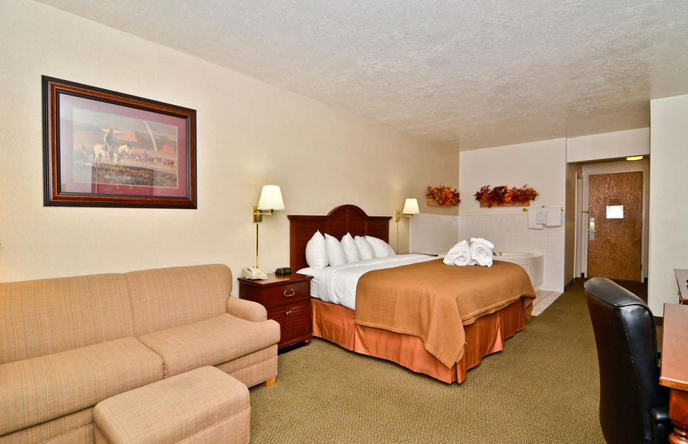Best-Western-Plus-Rubys-Inn-1.jpg