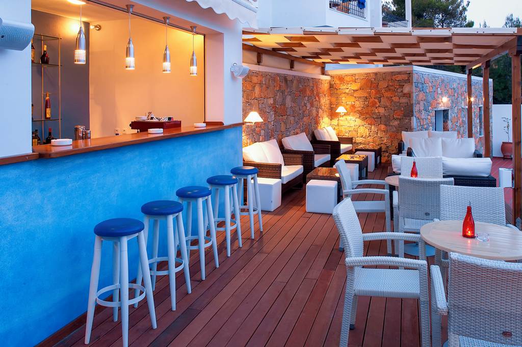 JSI_82660_Atrium_of_Alonissos_1220_02.jpg