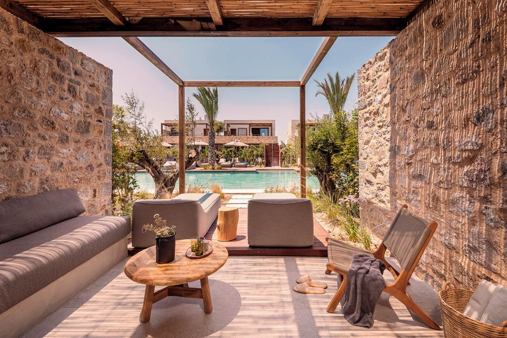 KGS_83909_Theros_All_Suite_Hotel_0824_01.jpg