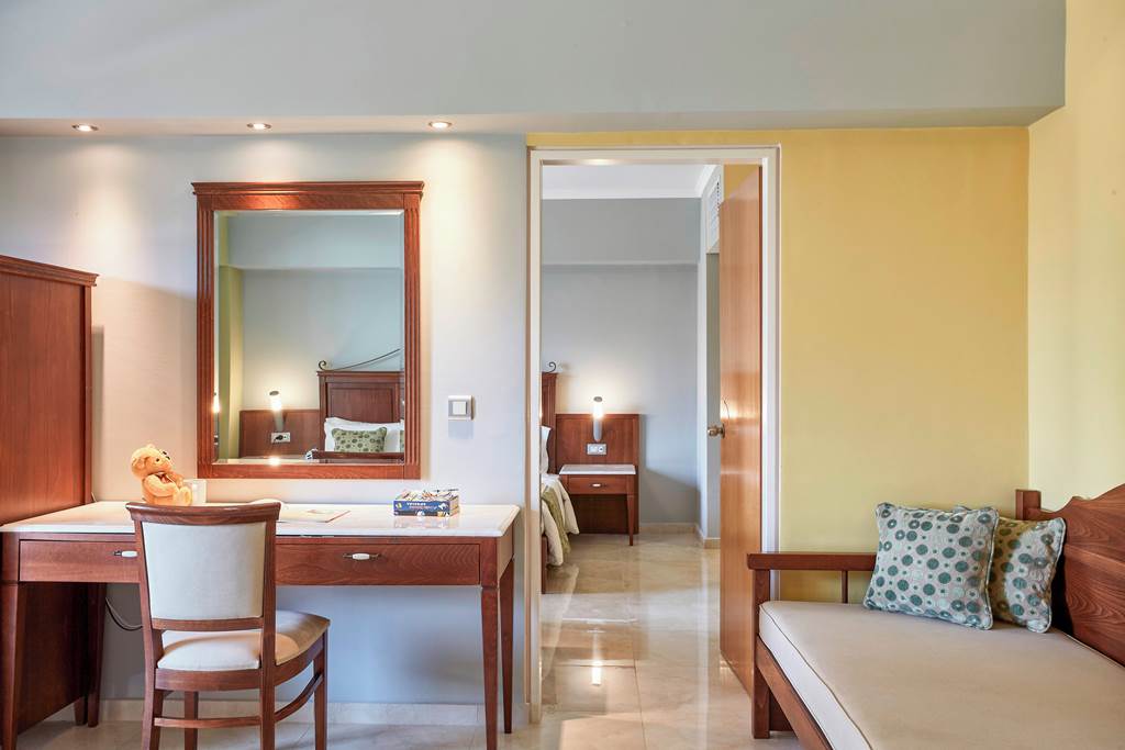 RHO_85773_Esperides_Beach_Resort_0823_004.jpg