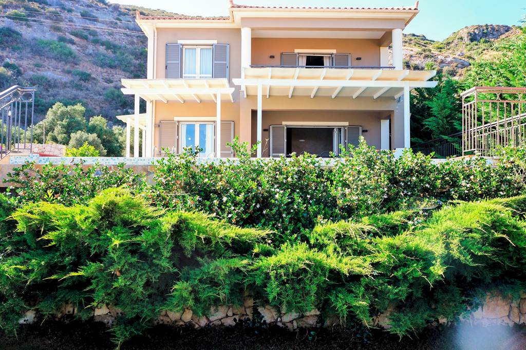 EFL_83706_Villa_Ribbons_0223_04.jpg