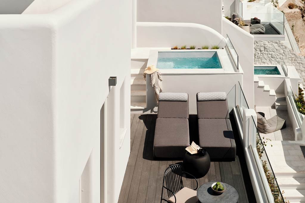 JTR_84225_Hom_Santorini_0423_14.jpg