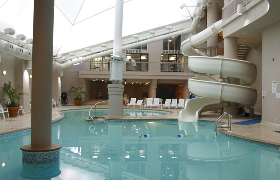 Hilton-Niagara-Falls-Fallsview-Hotel-Suites-3.jpg