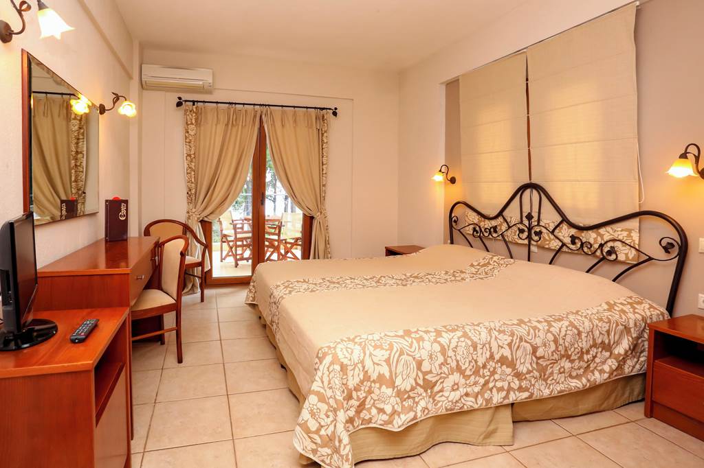 SKG_78721_Country_Inn_Hotel_0822_08.jpg