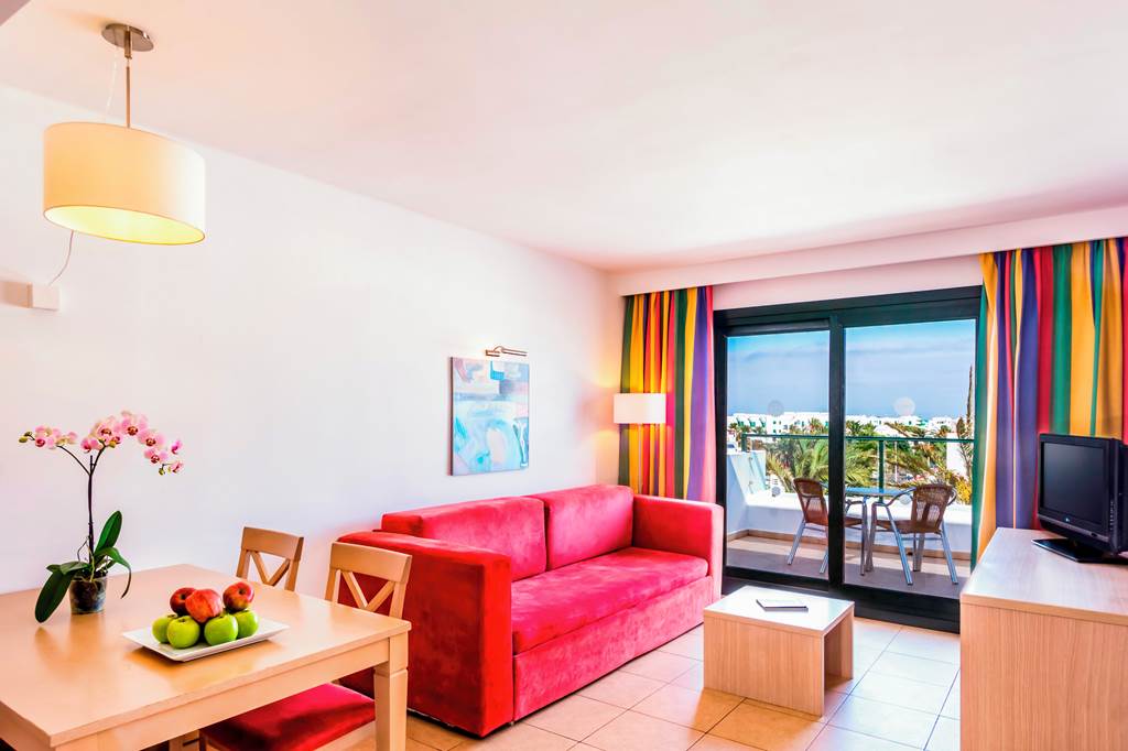ACE_82836_Bluebay_Lanzarote_&_Aquapark_Costa_Teguise_0821_02.jpg