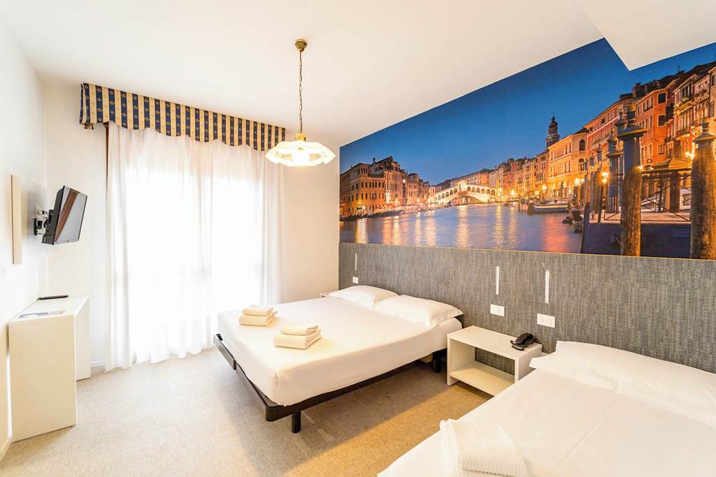 VCE_88308_Hotel_Piccadilly_1024_01.jpg