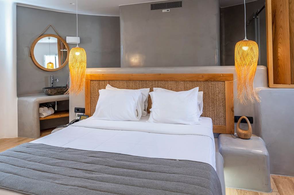 JTR_81480_Mediterranean_White_Resort_0523_10.jpg