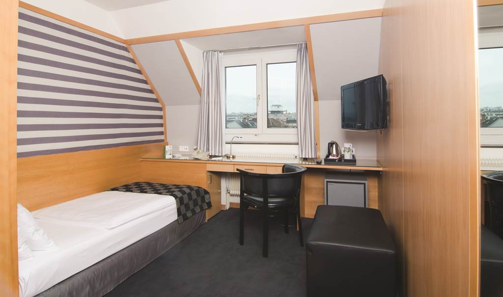 VIE_71511_Holiday_Inn_Vienna_City_0315_03.jpg