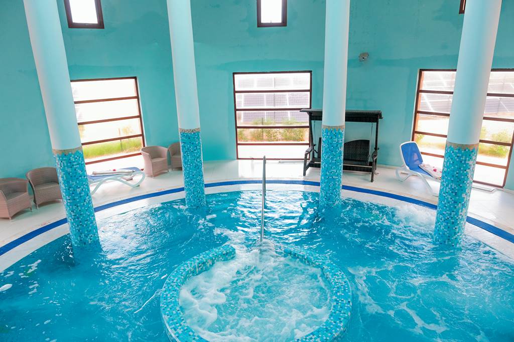 RAK_85987_Valeria_Madina_Club_Resort_0824_04.jpg