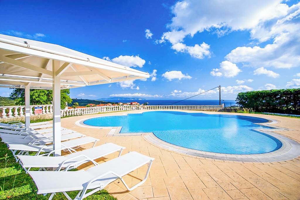 EFL_84106_Villa_Feinikas_0822_03.jpg