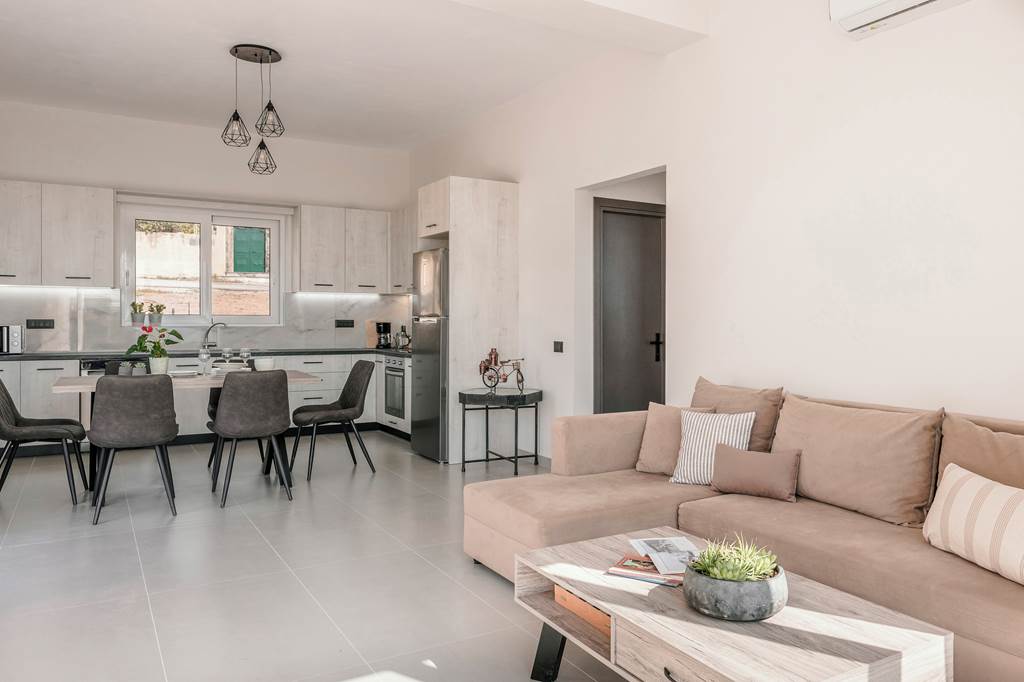 EFL_87649_Villa_De_Famelia_0524_05.jpg
