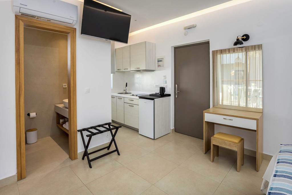 HER_86002_Galazio_Beach_Resort_1024_03.jpg