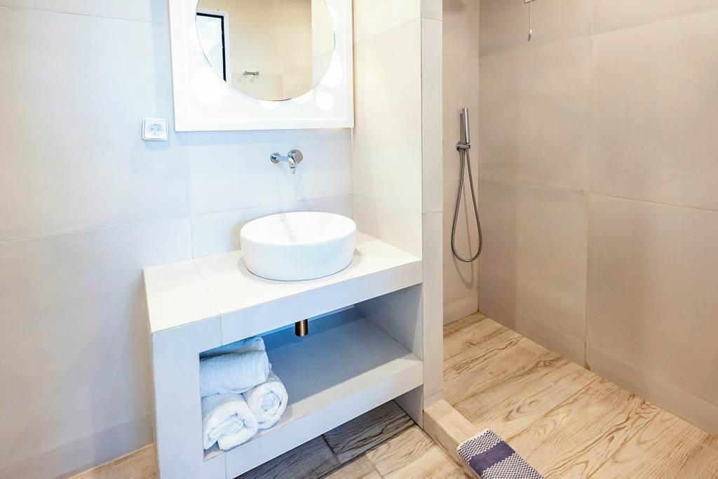 JTR_81480_Mediterranean_White_Resort_0123_51.jpg