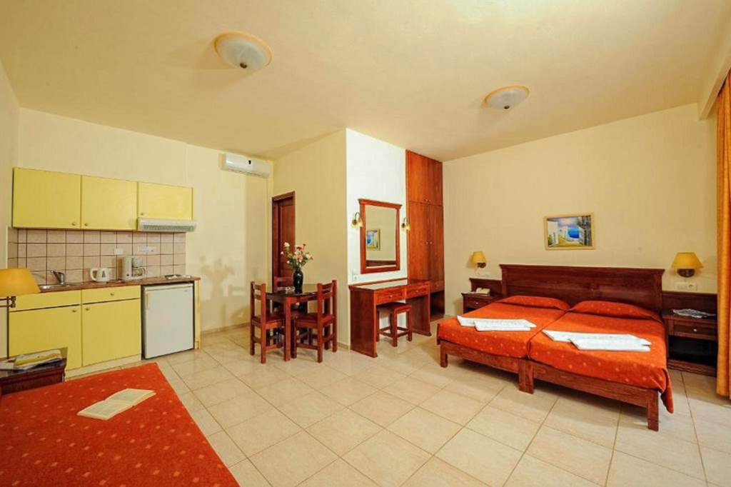 HER_74833_Maria_Lambis_Apartments_0723_02.jpg