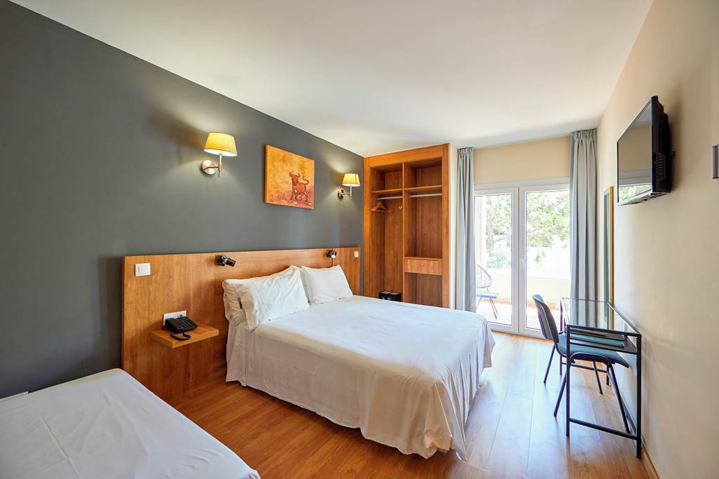 PMI_77930_Santa_Ponsa_Pins_1224_28.jpg