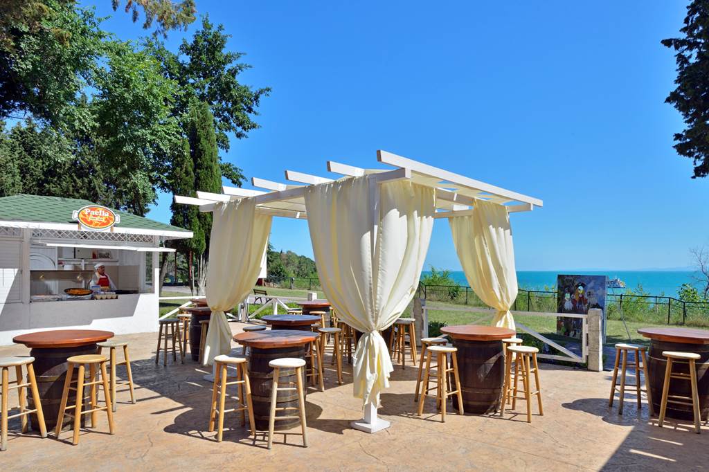 BOJ_78383_sol_nessebar_palace_0418_19.jpg
