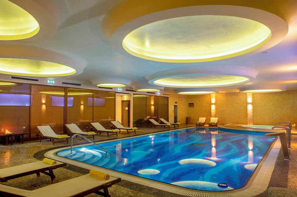 ATH_86365_Ramada_by_Wyndham_Attica_Riviera_1023_03.jpg