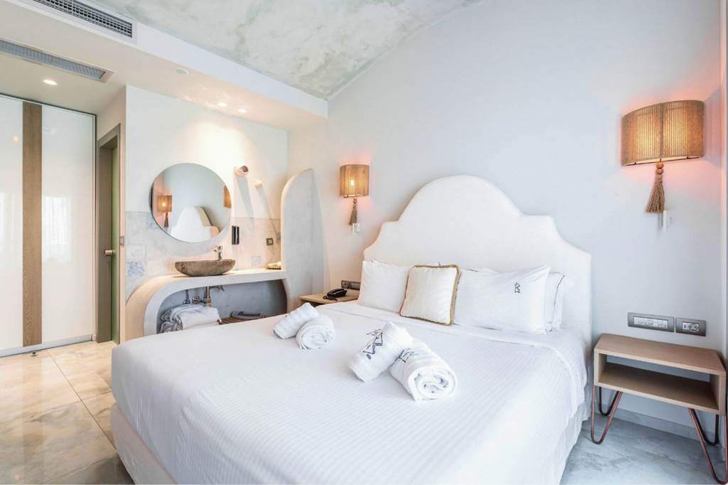 SKG_80160_Blue_Carpet_Luxury_Suites_0325_19.jpg