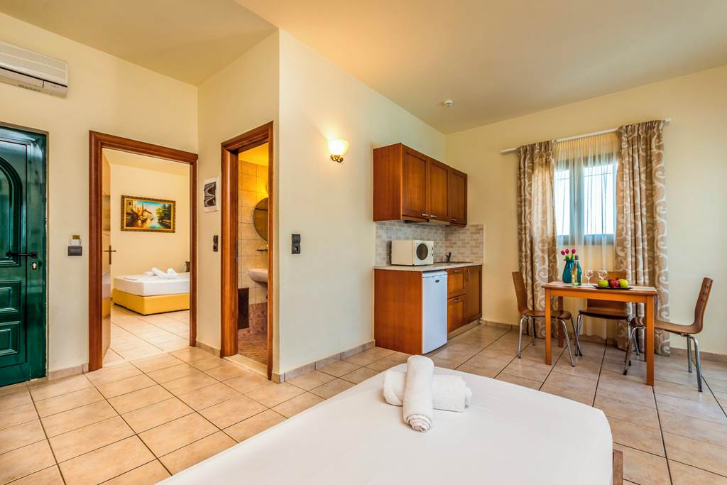 HER_78724_Dias_Hotel_&_Apartments_0723_05.jpg