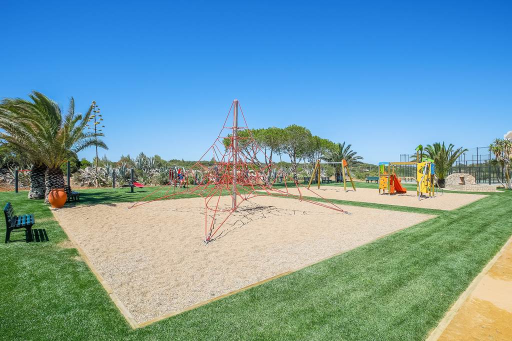 FAO_74344_Salema_Beach_Village_0918_14.jpg