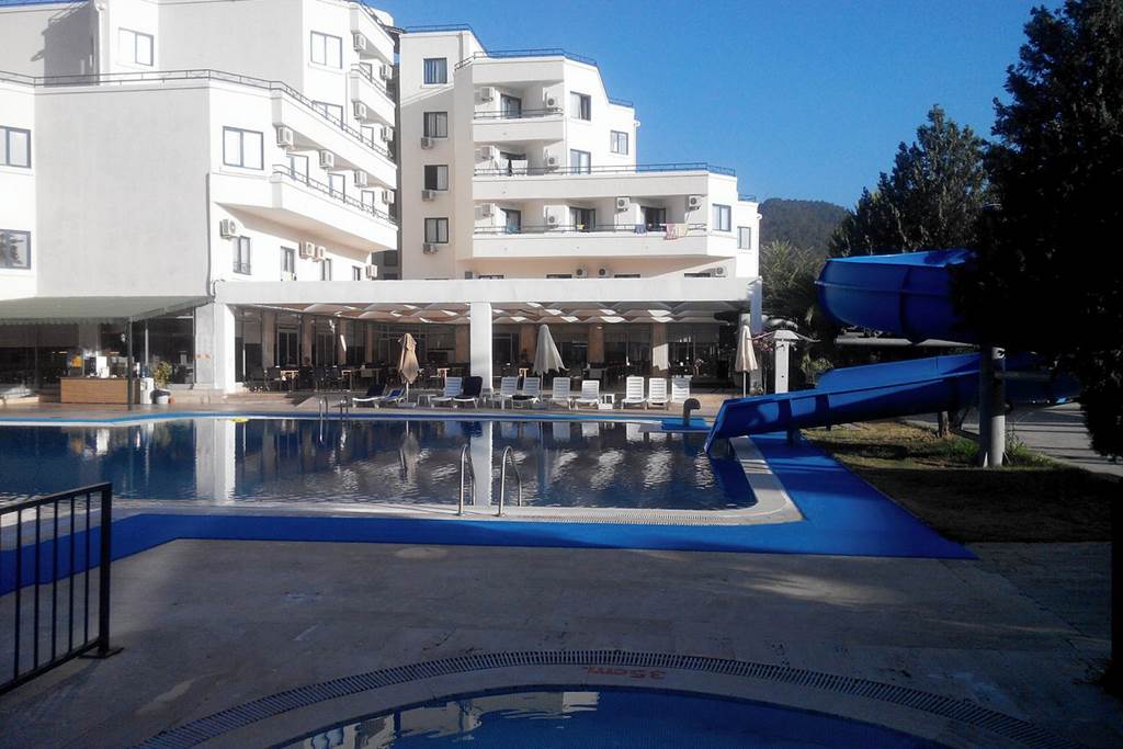 DLM_85243_Idas_Club_Hotel_0323_02.jpg