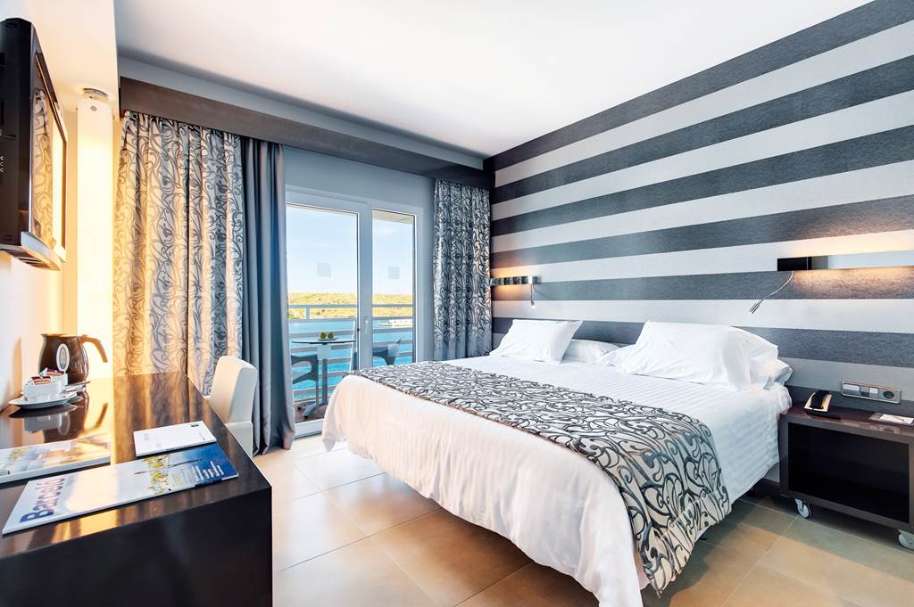 MAH_70650_BARCELO_HAMILTON_1214_05.jpg