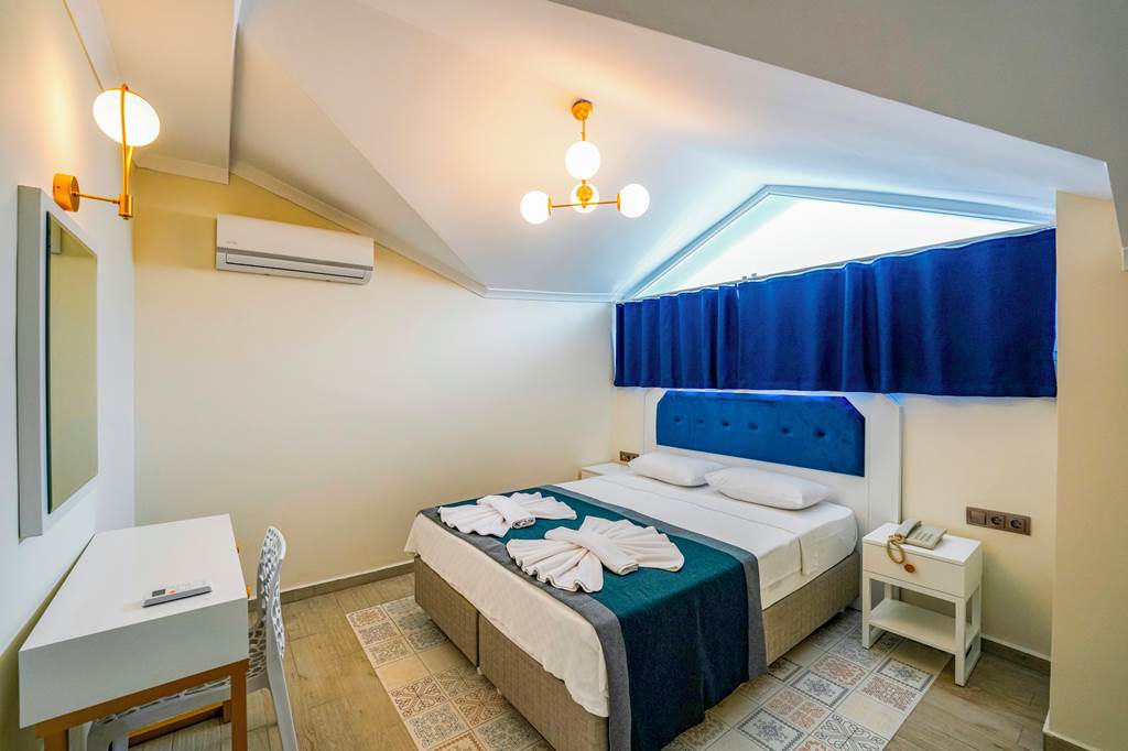 DLM_86308_Blue_Pearl_Hotel_1123_01.jpg