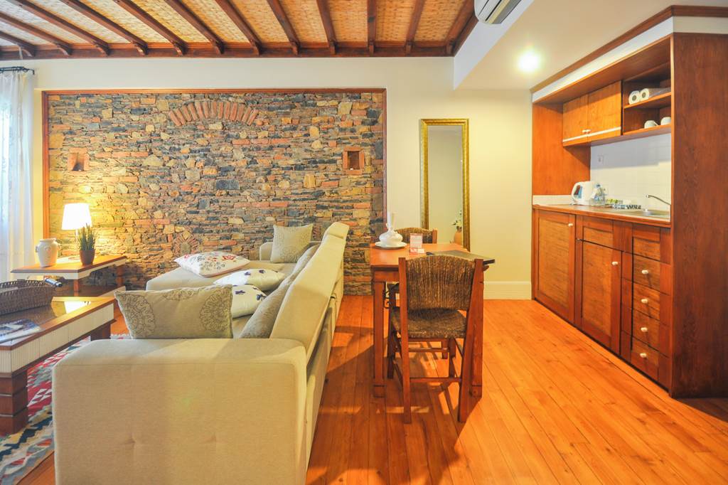 BJV_84620_El_Vino_Hotel_&_Suites_1122_07.jpg