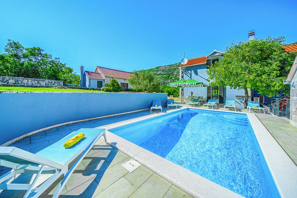 SPU_87931_Villa_Stone_Haven_0824_07.jpg